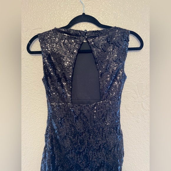 sequin maxi  Black dress with open back and slit - Picture 4 of 5